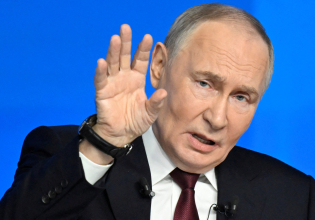 Πούτιν: «Η Ρωσία θα απαντήσει» στην επίθεση στο τάνκερ – Νοτιοδυτικά της Κρήτης έγινε το πλήγμα [Χάρτης]