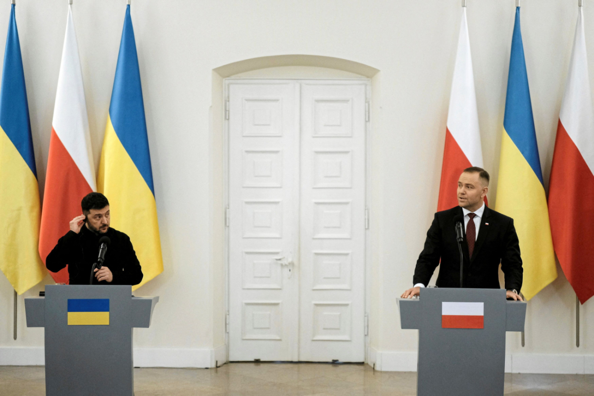 Πολωνία: Ο εθνικιστής πρόεδρος Ναβρότσκι κατηγορεί την Ουκρανία για «αχαριστία»