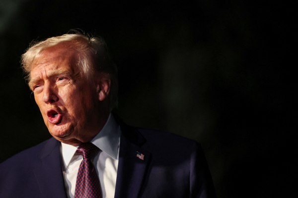 Δώδεκα μήνες με τον Τραμπ: Η Ευρώπη αντιμέτωπη με δασμούς και πολιτική αβεβαιότητα