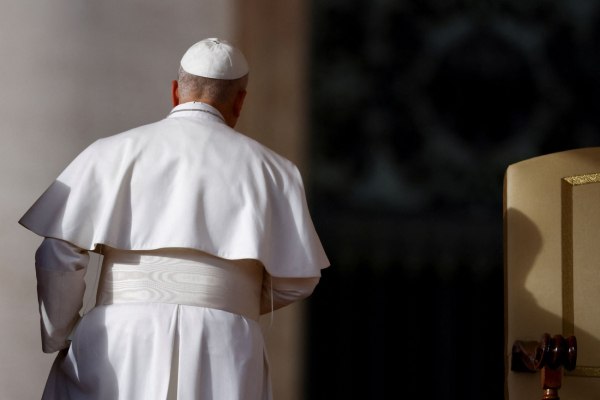 Και ο Πάπας έχει αϋπνίες – Τι κάνει ο Ποντίφικας όταν δεν μπορεί να κοιμηθεί