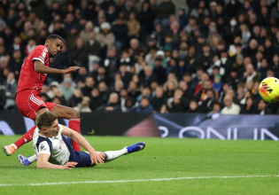 Χαμός για τον τραυματισμό του Ίσακ – Ο Τόμας Φρανκ υπερασπίστηκε τον παίκτη του