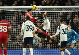 Tότεναμ – Λίβερπουλ 1-2: Πέρασε από το Λονδίνο και μπήκε στην τετράδα