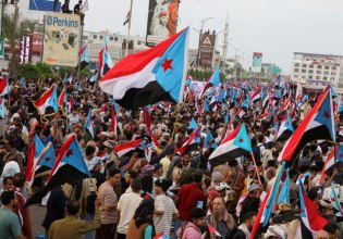 Ο συνασπισμός υπό τη Σαουδική Αραβία βομβάρδισε λιμάνι στην Υεμένη – Στόχος «φορτία όπλων από τα ΗΑΕ»