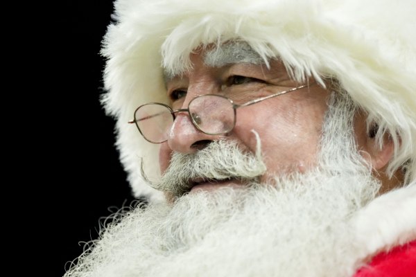 Πότε «σπάει» ο μύθος του Άγιου Βασίλη και τι σημαίνει αυτό για το παιδικό μυαλό;