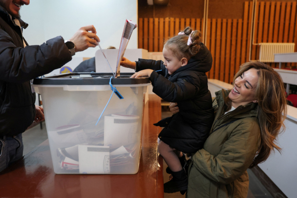 Χωρίς προβλήματα διεξάγονται οι βουλευτικές εκλογές στο Κόσοβο