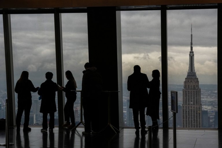 Στα χαμηλότερα επίπεδα του 2025 τα επιδόματα ανεργίας στις ΗΠΑ (γράφημα)