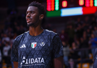 Ακέλε: «Ο Ολυμπιακός δεν χρειάζεται συστάσεις, είναι μια δυνατή ομάδα με παίκτες που παίζουν χρόνια μαζί»