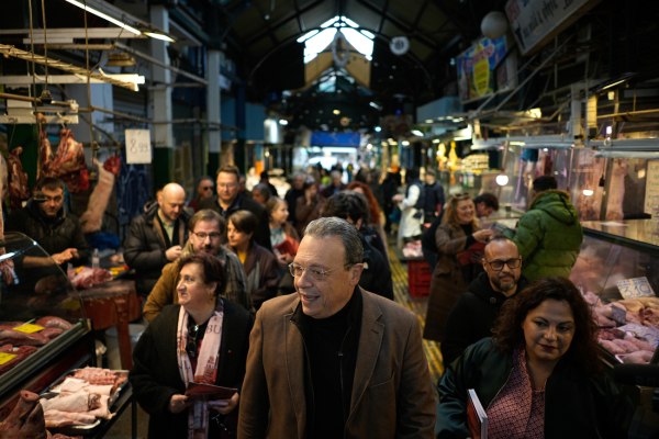 Φάμελλος στην αγορά της Θεσσαλονίκης: Να ανατρέψουμε την πολιτική που φθείρει τις ζωές μας