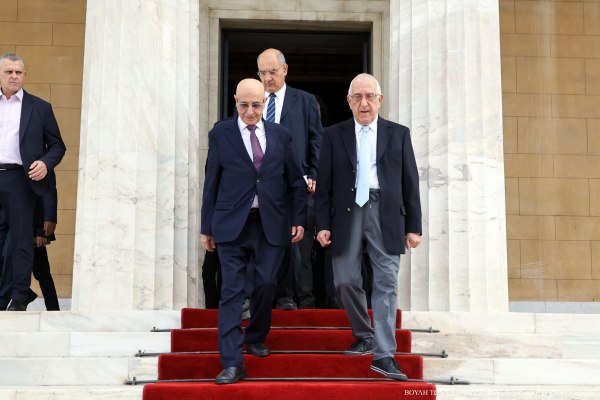 Επίσκεψη Σάλεχ στην Αθήνα: Το τουρκολιβυκό μνημόνιο στην ατζέντα των συνομιλιών με Κακλαμάνη – Γεραπετρίτη