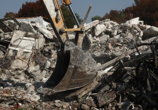 Ιταλία: Δολοφόνησε τον γείτονά του όταν πήγε να του γκρεμίσει το σπίτι με εκσκαφέα – Αθωώθηκε από το δικαστήριο