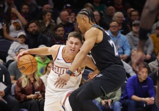 NBA: Μεγάλο διπλό για τους Σπερς (132-135), πέρασαν από τη Μινεσότα οι Σανς (105-108)