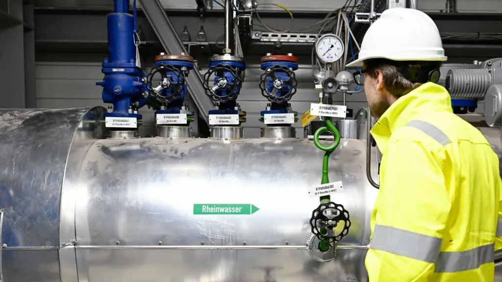 Η εγκατάσταση στο Μάνχαϊμ θα αντλεί από τον Ρήνο δέκα τόνους νερού το δευτερόλεπτο (MVV Energie)