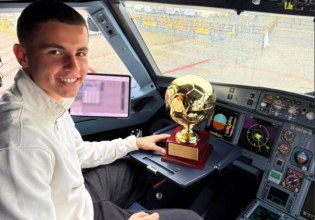 Air «Μούζα»: Ο Μουζακίτης πήρε το βραβείο του και ανέλαβε χρέη… πιλότου (vid)