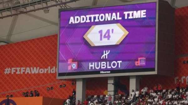 Το ποδόσφαιρο στο χείλος μιας μικρής «επανάστασης»