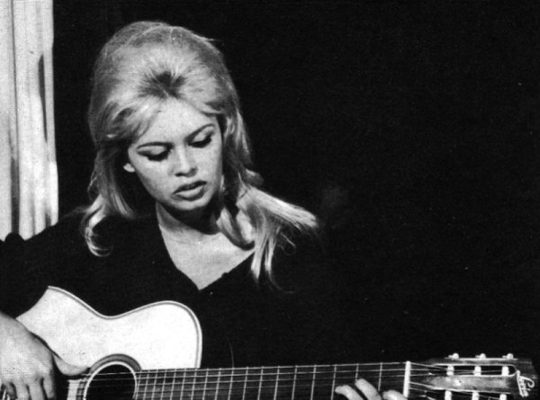 Μπριζίτ Μπαρντό: Όταν συνεργάστηκε με τον Γιάννη Σπανό