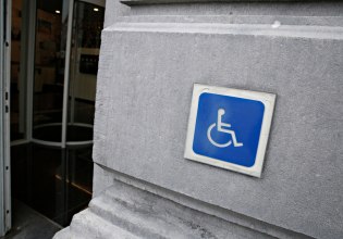 Παγκόσμια Ημέρα ΑμεΑ: Οι άνθρωποι με αναπηρίες διεκδικούν ισότιμη μεταχείριση