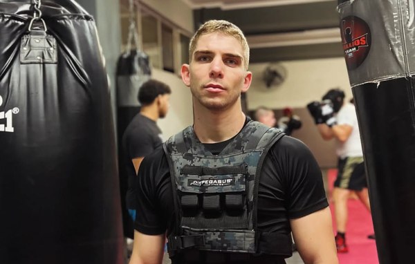 Τι αποκαλύπτει ο Έλληνας kickboxer για τον επεισοδιακό τελικό στη Σερβία: «Γι’ αυτό δέχτηκα επίθεση…»