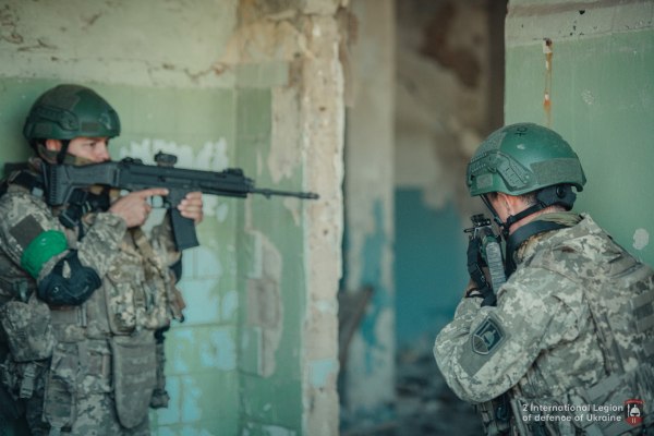 Η Ουκρανία θα διαλύσει τις διεθνείς λεγεώνες έως το τέλος του 2025 – Σφοδρές αντιδράσεις