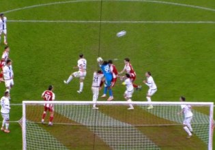 Ο Ευαγγέλου δεν έδωσε πέναλτι στον Ολυμπιακό – «Έκλεισε» τα μάτια στο χτύπημα του Ραμίρες στον Μπιανκόν (vid)