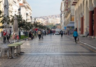 Σε ισχύ και στη Θεσσαλονίκη το εορταστικό ωράριο – Ποιες Κυριακές θα είναι ανοιχτά τα καταστήματα