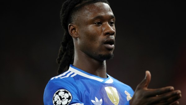 «Ο Καμαβινγκά θέλει να φύγει από τη Ρεάλ Μαδρίτης και να παίξει στην Premier League»