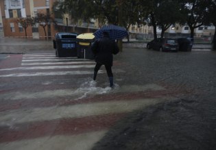 Τουλάχιστον ένας νεκρός από τις σφοδρές πλημμύρες στην νότια Ισπανία – Δύο αγνοούμενοι