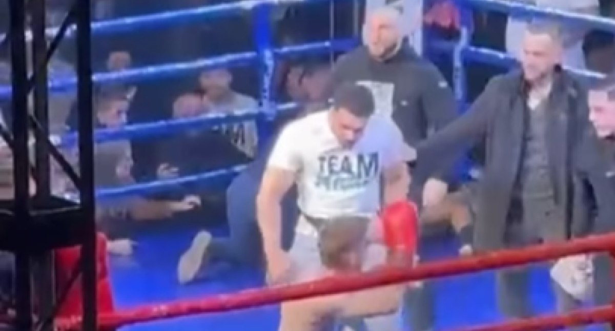 Συνεργάτης του Έλληνα kickboxer για την άγρια επίθεση στη Σερβία: «Μπήκαν 100 άτομα στο ρινγκ και μας βαρούσαν ανελέητα»