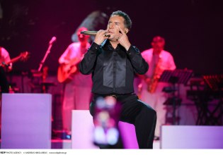 Γιώργος Μαζωνάκης: Η διασκευή της «Θαλασσογραφίας» του Διονύση Σαββόπουλου και το ιδιαίτερο μήνυμα