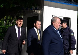 Εορταστικό «μασάζ» στο Μαξίμου από Κυρ. Μητσοτάκη στους βουλευτές του εν όψει Χριστουγέννων