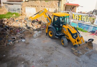 Δήμος Αθηναίων: «Ξεκίνησαν οι κατεδαφίσεις επικίνδυνων κτισμάτων»