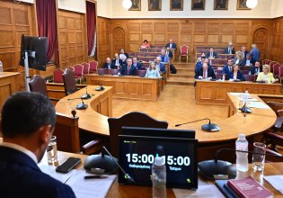 Πηγές ΠΑΣΟΚ: Προσβλητικός και σε κατάσταση πανικού ο Χρήστος Μαγειρίας ενώπιον της εξεταστικής για ΟΠΕΚΕΠΕ