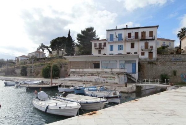 Επισκευάζεται κτίριο-τοπόσημο στο Γαλαξίδι