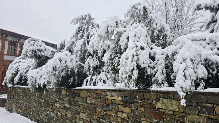 Χιονίζει στα ορεινά της χώρας – Σε ποιες περιοχές το «έστρωσε»