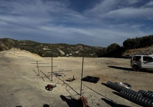 Με περιφράξεις προσπαθεί ο δήμος Ηρακλείου να προστατεύσει τον δημόσιο χώρο από τις αυτοσχέδιες χωματερές