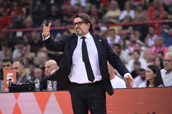 «Πρώτο φαβορί ο Τρινκιέρι για να διαδεχτεί τον Ομπράντοβιτς στην Παρτιζάν»