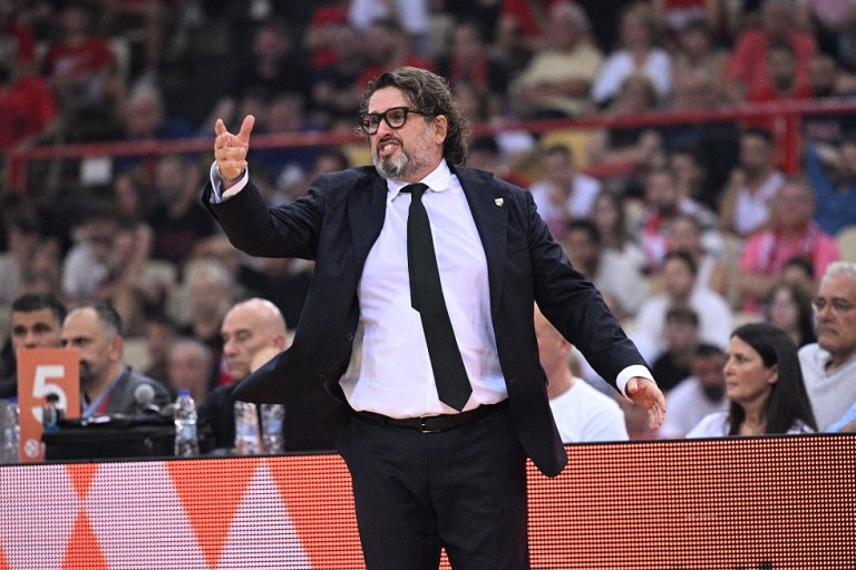 «Πρώτο φαβορί ο Τρινκιέρι για να διαδεχτεί τον Ομπράντοβιτς στην Παρτιζάν»