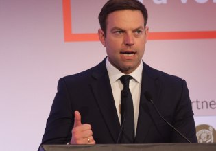 Κασσελάκης: Το 2026 ας γίνει η χρονιά που θα σηκώσουμε ξανά το κεφάλι, που θα μιλήσουμε καθαρά