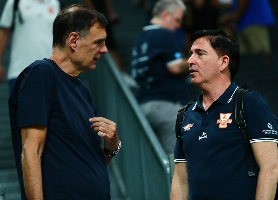 Πασκουάλ: «Έχει πολύ αναγνωρίσιμο DNA ο Ολυμπιακός – Από τους καλύτερους ο Βεζένκοφ, αν όχι ο κορυφαίος!»