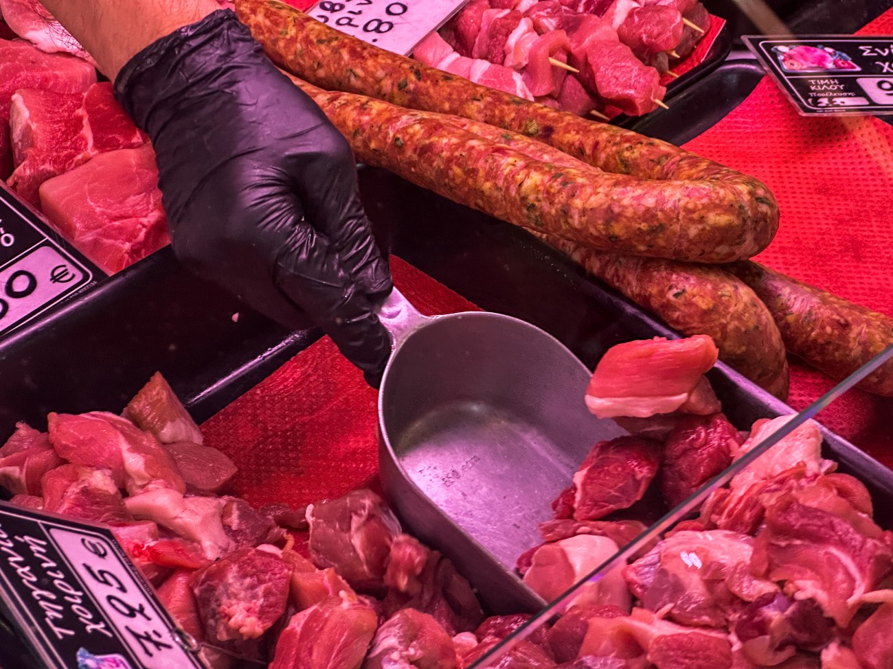 Κλειστά τα κρεοπωλεία στις 14 Δεκεμβρίου – Στήριξη στον αγώνα των αγροτών