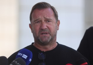 Οργισμένη απάντηση Πλακιά για την χριστουγεννιάτικη κάρτα της Hellenic Train – «Αρρωστημένη συμπεριφορά»