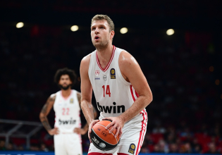 Βεζένκοφ: «Τα Χριστούγεννα είναι πολύ ωραία, αλλά πρέπει να δείχνεις την ανθρωπιά σου κάθε μέρα»