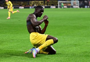 Η αποστολή της Ανγκόλας για το Κύπελλο Εθνών Αφρικής: Μέσα ο Ζίνι (pic)