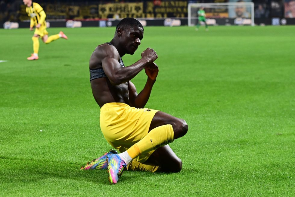 Η αποστολή της Ανγκόλας για το Κύπελλο Εθνών Αφρικής: Μέσα ο Ζίνι (pic)