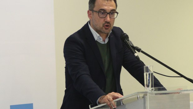 Ράπισμα Χαρίτση στην κυβέρνηση: «ΜΑΤ για σας – ΟΠΕΚΕΠΕ-bet για μας», «σκάνδαλο Δημοκρατίας» οι υποκλοπές