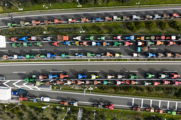 Το «plan b» για τα μπλόκα