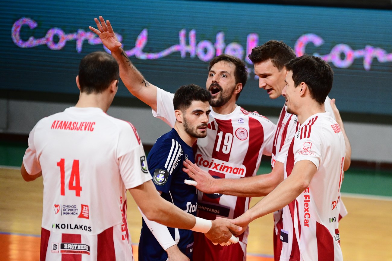 Ολυμπιακός – Φοίνικας Σύρου 3-2: Πήρε το ντέρμπι και πέρασε στα ημιτελικά του League Cup