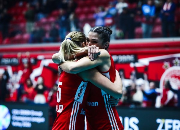 Ολυμπιακός – Εξατσίμπασι 3-2: Μεγάλη ανατροπή και ιστορική νίκη για τις ερυθρόλευκες!