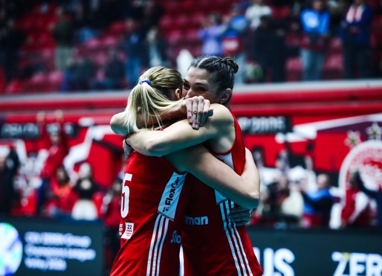 Ολυμπιακός - Εξατσίμπασι 3-2: Μεγάλη ανατροπή και ιστορική νίκη για τις ερυθρόλευκες!