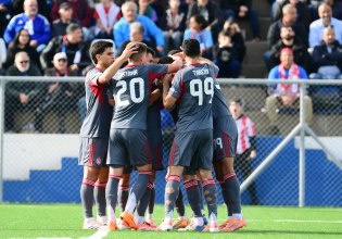 Ελλάς Σύρου – Ολυμπιακός 2-5: Ανετη νίκη για τους «ερυθρόλευκους» με πρωταγωνιστή τον Γιαζίτζι (vids)