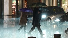 Κακοκαιρία Byron: Δύσκολη νύχτα, βροχή τα 112, συναγερμός στη μισή χώρα – Δεκάδες κλήσεις στην Πυροσβεστική